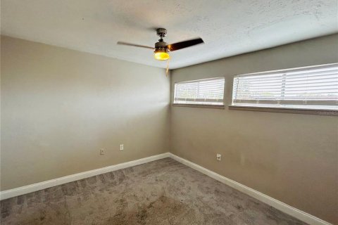 Condo in Orlando, Florida, 2 bedrooms  № 1588729 - photo 12