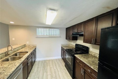 Condo in Orlando, Florida, 2 bedrooms  № 1588729 - photo 5