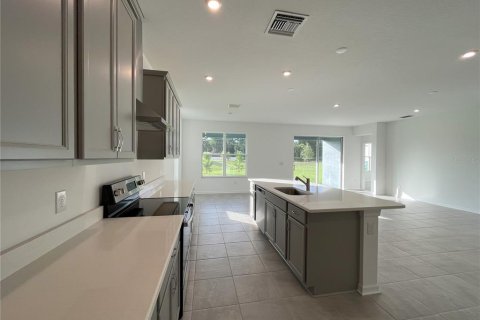 House in Hudson, Florida 4 bedrooms, 186.18 sq.m. № 1413174 - photo 13
