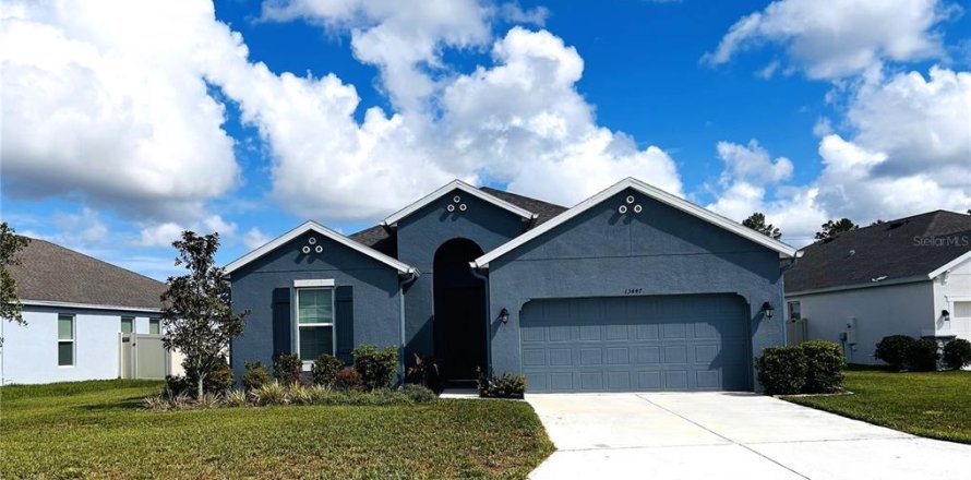 House in Hudson, Florida 4 bedrooms, 186.18 sq.m. № 1413174