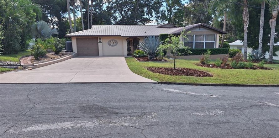 Villa ou maison à Mount Dora, Floride 3 chambres, 199 m2 № 2431079