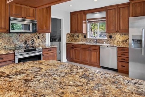 Villa ou maison à louer à Miami, Floride: 4 chambres, 142.98 m2 № 2376060 - photo 6
