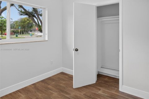 Villa ou maison à louer à Miami, Floride: 4 chambres, 142.98 m2 № 2376060 - photo 8