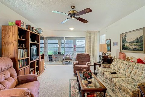 Villa ou maison à vendre à New Port Richey, Floride: 2 chambres, 109.07 m2 № 1538343 - photo 6