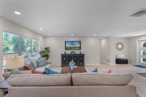 House in Longwood, Florida 4 bedrooms, 152.73 sq.m. № 1909934 - photo 12