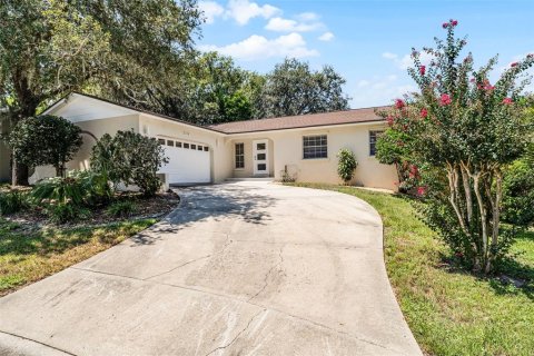 House in Longwood, Florida 4 bedrooms, 152.73 sq.m. № 1909934 - photo 1