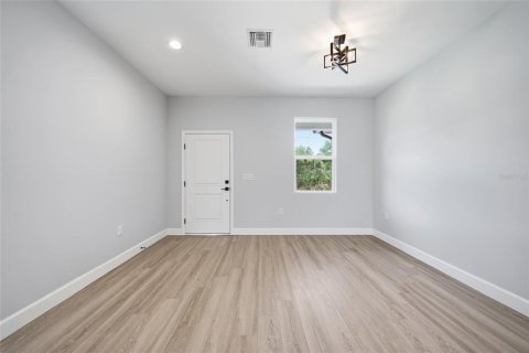 Casa en alquiler en Port Charlotte, Florida, 4 dormitorios, 151.99 m2 № 2157937 - foto 5