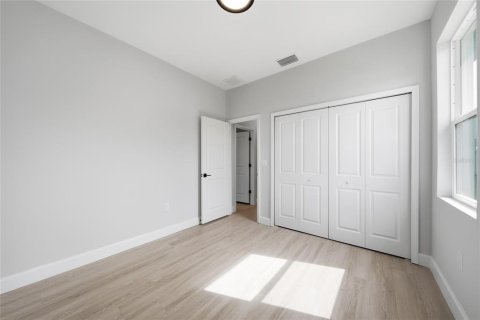 Casa en alquiler en Port Charlotte, Florida, 4 dormitorios, 151.99 m2 № 2157937 - foto 18