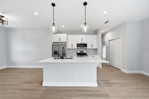 Casa en alquiler en Port Charlotte, Florida, 4 dormitorios, 151.99 m2 № 2157937 - foto 10