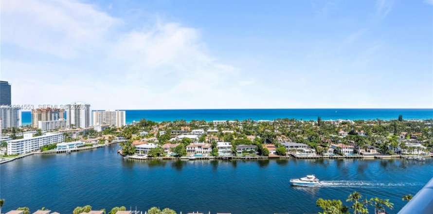 Кондоминиум с 5 спальнями в Авентура, Флорида № 2051372