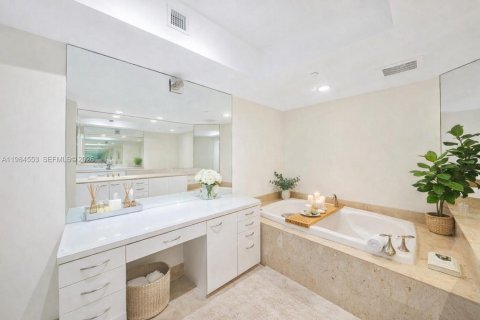 Купить кондоминиум в Авентура, Флорида 5 спален, 387.31м2, № 2051372 - фото 27