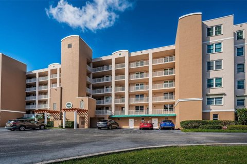 Condo in Saint Petersburg, Florida, 3 bedrooms № 2143507 - photo 3