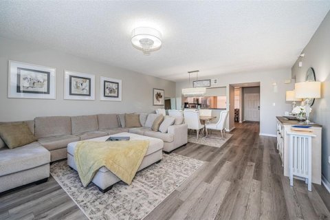 Condo in Saint Petersburg, Florida, 3 bedrooms № 2143507 - photo 18