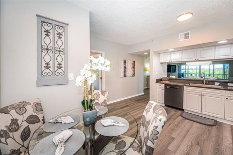 Condo in Saint Petersburg, Florida, 3 bedrooms № 2143507 - photo 22