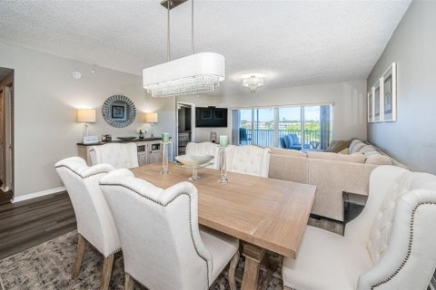 Condo in Saint Petersburg, Florida, 3 bedrooms № 2143507 - photo 7