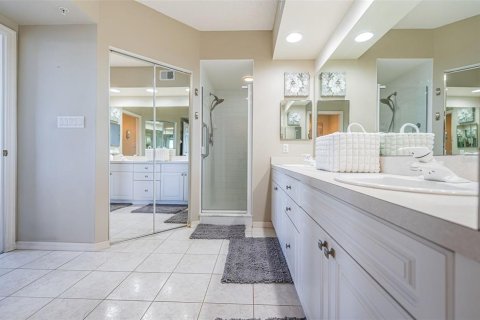 Condo in Saint Petersburg, Florida, 3 bedrooms № 2143507 - photo 29