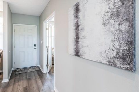 Condo in Saint Petersburg, Florida, 3 bedrooms № 2143507 - photo 5