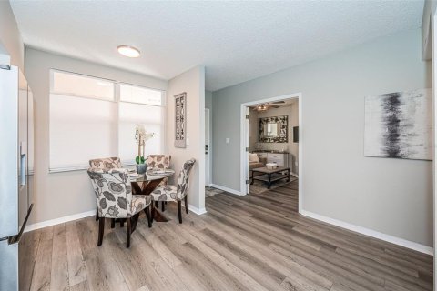Condo in Saint Petersburg, Florida, 3 bedrooms № 2143507 - photo 24