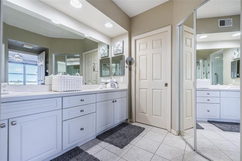 Condo in Saint Petersburg, Florida, 3 bedrooms № 2143507 - photo 30