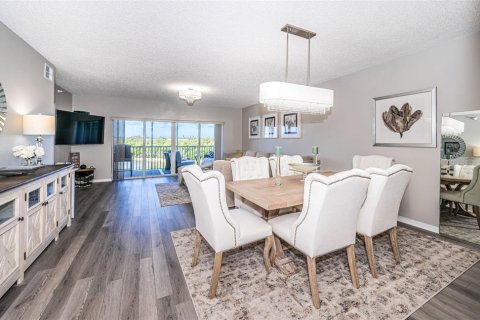 Condo in Saint Petersburg, Florida, 3 bedrooms № 2143507 - photo 6