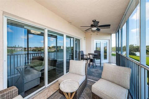 Condo in Saint Petersburg, Florida, 3 bedrooms № 2143507 - photo 15