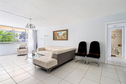 Copropriété à vendre à Sunny Isles Beach, Floride: 2 chambres № 1939591 - photo 3