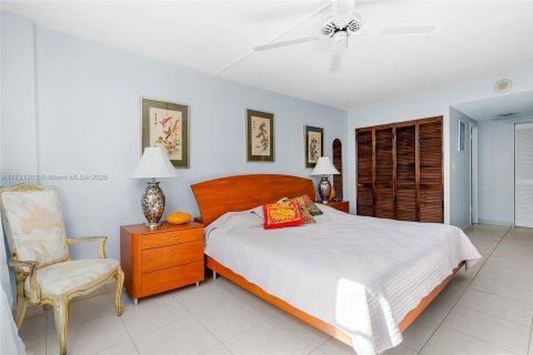 Condominio en venta en Sunny Isles Beach, Florida, 2 dormitorios № 1939591 - foto 22
