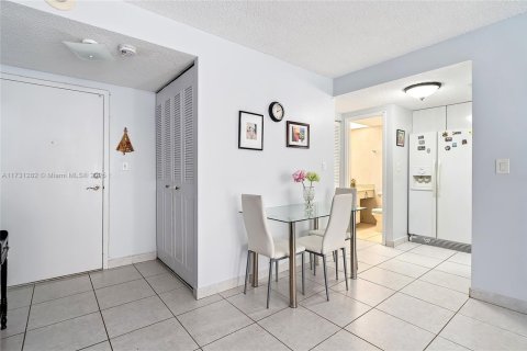 Copropriété à vendre à Sunny Isles Beach, Floride: 2 chambres № 1939591 - photo 9