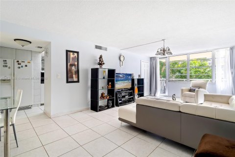 Copropriété à vendre à Sunny Isles Beach, Floride: 2 chambres № 1939591 - photo 1