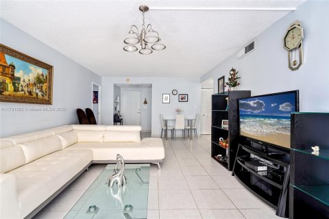Copropriété à vendre à Sunny Isles Beach, Floride: 2 chambres № 1939591 - photo 6