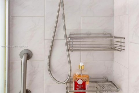 Copropriété à vendre à Sunny Isles Beach, Floride: 2 chambres № 1939591 - photo 27