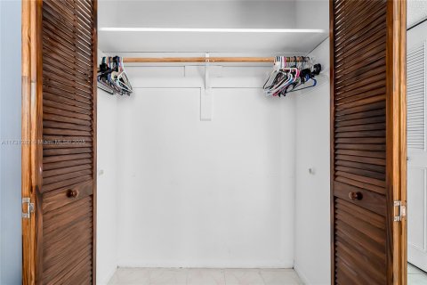 Copropriété à vendre à Sunny Isles Beach, Floride: 2 chambres № 1939591 - photo 24