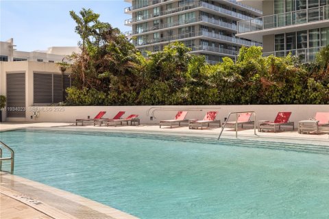 Condominio en venta en Miami, Florida, 49.24 m2 № 2035601 - foto 12