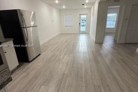 Casa en alquiler en Miami, Florida, 3 dormitorios, 108.7 m2 № 1933338 - foto 4