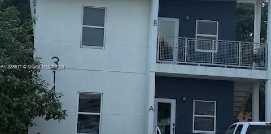 Casa en Miami, Florida 3 dormitorios, 108.7 m2 № 1933338