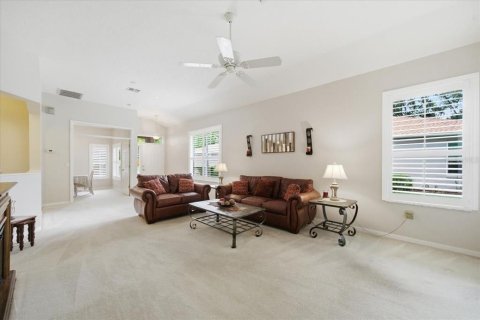 House in Spring Hill, Florida 2 bedrooms, 151.34 sq.m. № 2110925 - photo 17