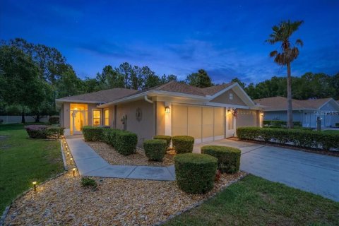 Duplex à Spring Hill, Floride 2 chambres, 151.34 m2 № 2110925