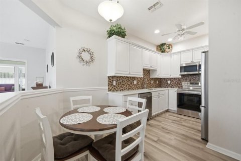 House in Spring Hill, Florida 2 bedrooms, 151.34 sq.m. № 2110925 - photo 13