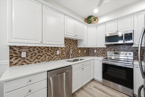 House in Spring Hill, Florida 2 bedrooms, 151.34 sq.m. № 2110925 - photo 15