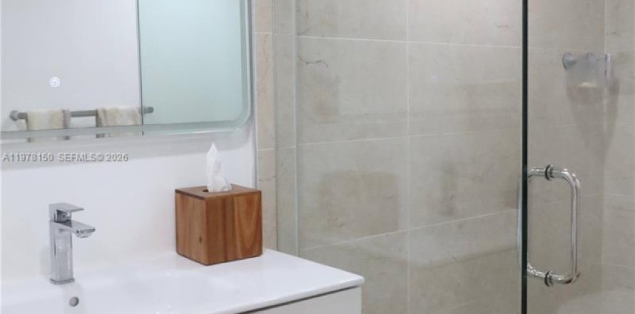 Townhouse in Doral, Florida 4 bedrooms, 213.95 sq.m. № 2042047