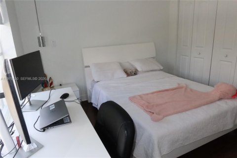 Townhouse in Doral, Florida 4 bedrooms, 213.95 sq.m. № 2042047 - photo 5