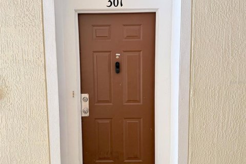 Copropriété à vendre à Orlando, Floride: 3 chambres, 112.04 m2 № 2213440 - photo 2