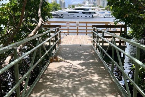 Condominio en alquiler en Aventura, Florida, 1 dormitorio, 69.68 m2 № 2076416 - foto 3