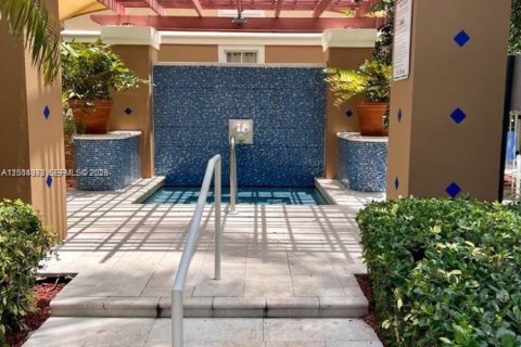 Condominio en alquiler en Aventura, Florida, 1 dormitorio, 69.68 m2 № 2076416 - foto 2