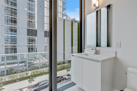 Condominio en alquiler en Miami, Florida, 4 dormitorios, 234.39 m2 № 2011194 - foto 17