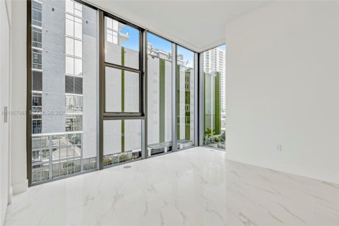 Condominio en alquiler en Miami, Florida, 4 dormitorios, 234.39 m2 № 2011194 - foto 19