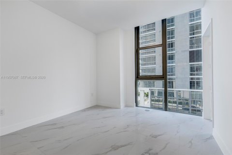 Condominio en alquiler en Miami, Florida, 4 dormitorios, 234.39 m2 № 2011194 - foto 16