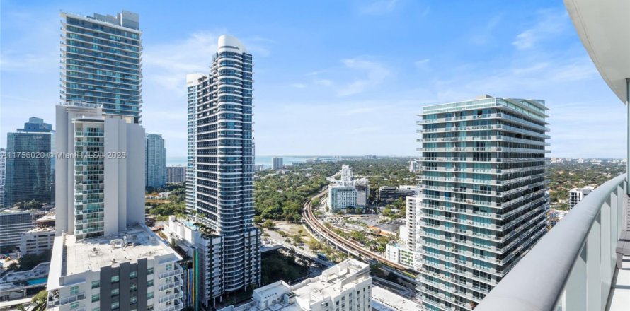 Condominio en Miami, Florida, 1 dormitorio № 1706402