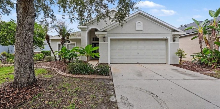 Villa ou maison à Fish Hawk, Floride 4 chambres, 190.73 m2 № 2330107