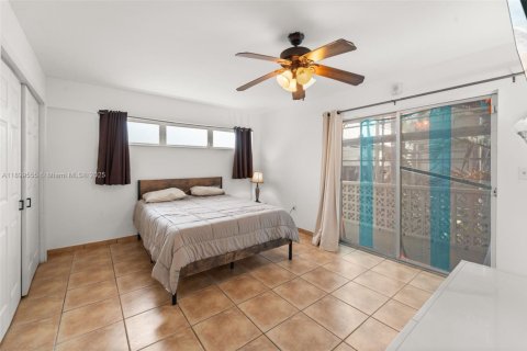 Condominio en venta en Miami Beach, Florida, 1 dormitorio, 61.97 m2 № 1952472 - foto 2